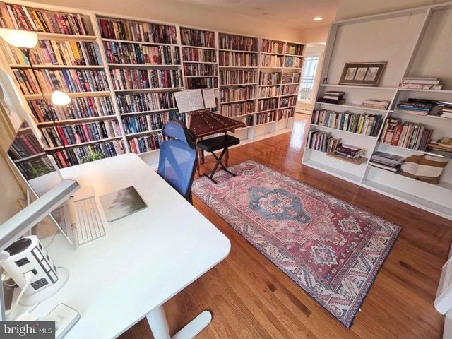 121 ANGELA DR, New Holland, PA 17557