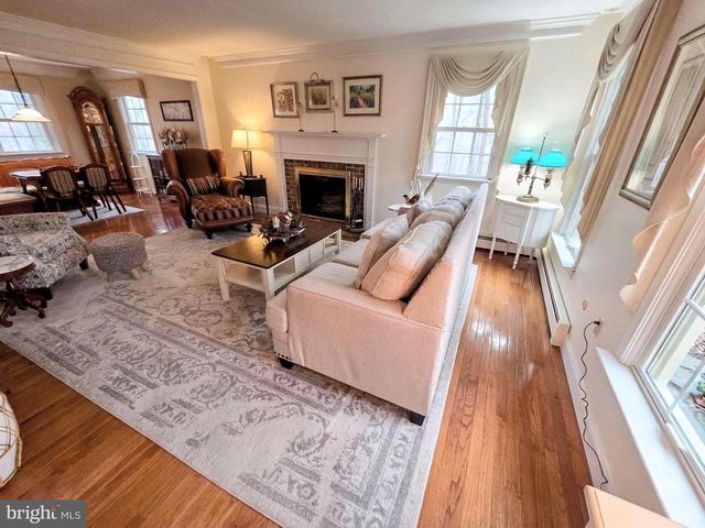 121 ANGELA DR, New Holland, PA 17557