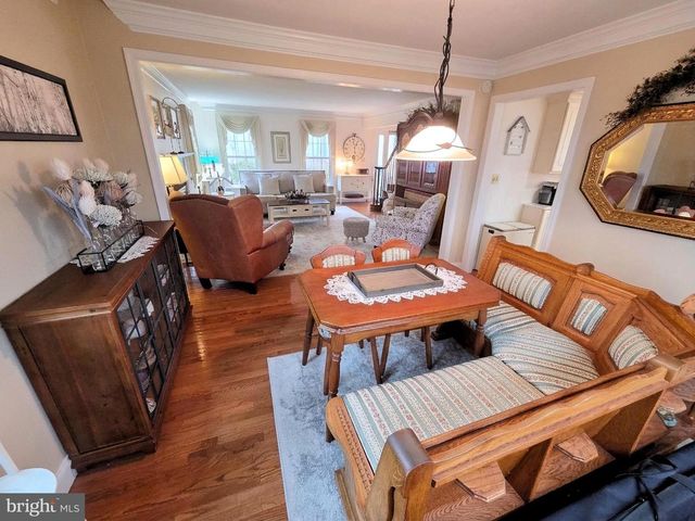 121 ANGELA DR, New Holland, PA 17557