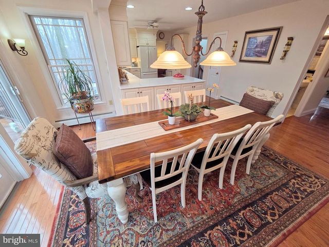 121 ANGELA DR, New Holland, PA 17557