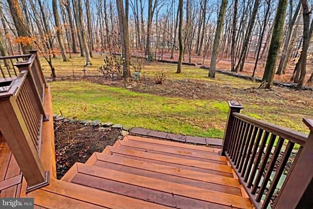 121 ANGELA DR, New Holland, PA 17557