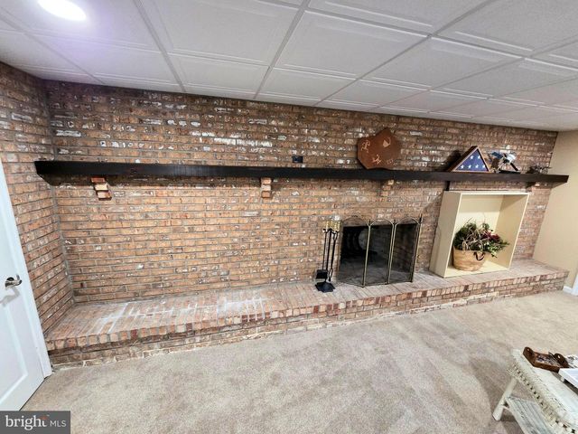 121 ANGELA DR, New Holland, PA 17557