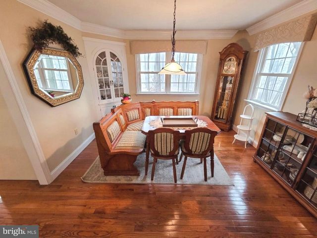 121 ANGELA DR, New Holland, PA 17557