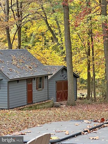 121 ANGELA DR, New Holland, PA 17557