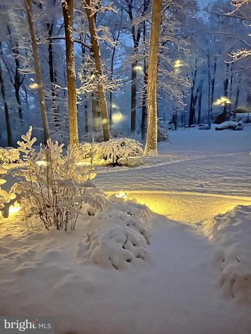 121 ANGELA DR, New Holland, PA 17557