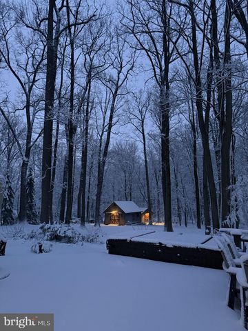 121 ANGELA DR, New Holland, PA 17557