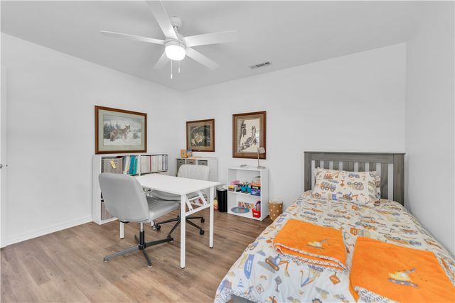3370 N Southridge Drive, Fayetteville, AR 72703