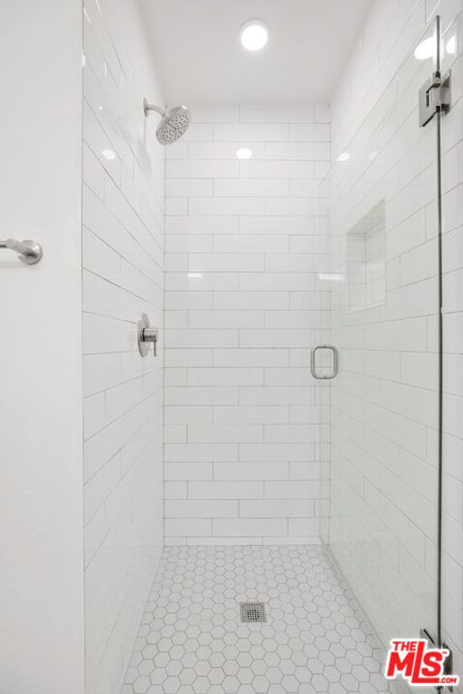 Image 26 of property listing at 11724 Culver Boulevard 12, Los Angeles, CA 90066