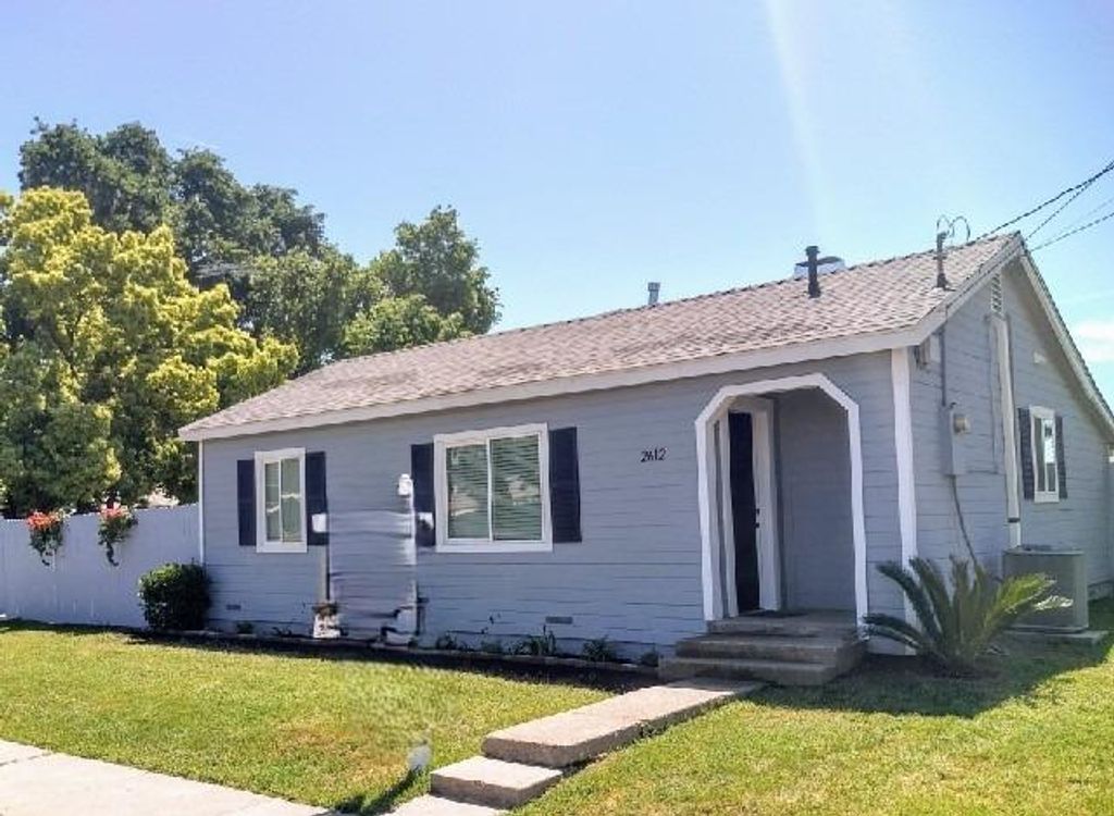 2612 Sierra St, Riverbank, CA 95367