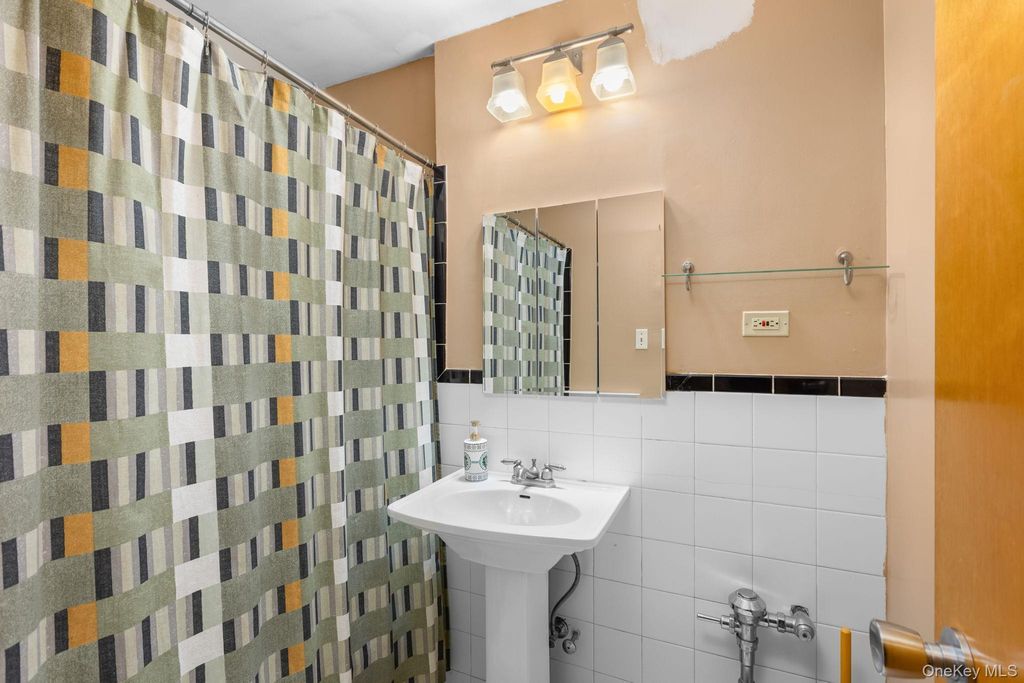 814 Tilden Street Tilden Street 3C, Bronx, NY 10467 — photo 4