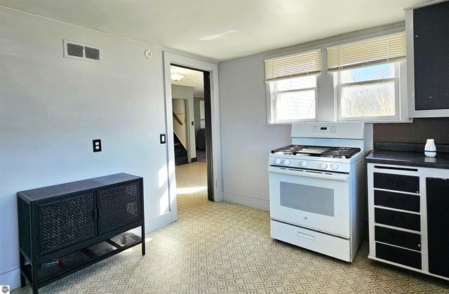 6707 N Lumberjack Road, Riverdale, MI 48877