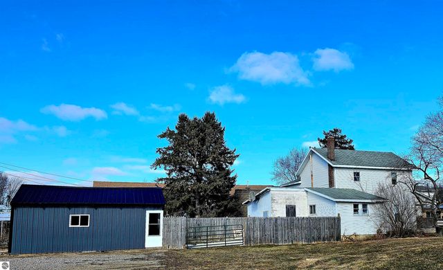6707 N Lumberjack Road, Riverdale, MI 48877