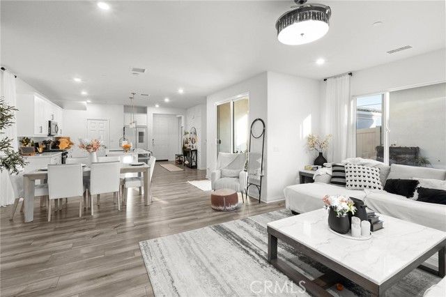 352 Alice, Rialto, CA 92376