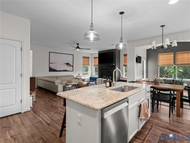 6413 Richwood Trl, Moseley, VA 23120