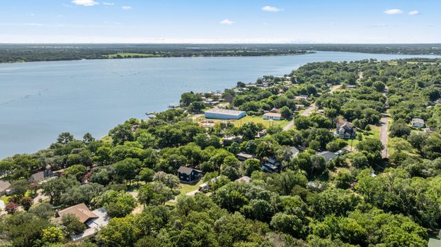 2549 Forest Park Drive, Granbury, TX 76048