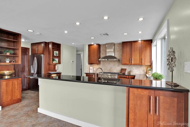 6144 S Lakeshore Drive, Shreveport, LA 71119