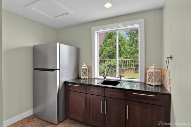 6144 S Lakeshore Drive, Shreveport, LA 71119