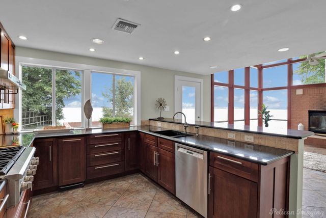 6144 S Lakeshore Drive, Shreveport, LA 71119