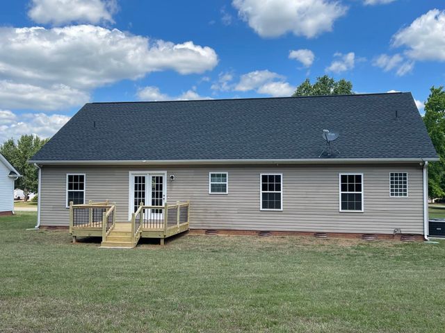 105 Falcon Lane, Chesnee, SC 29323