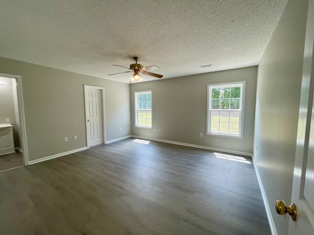 105 Falcon Lane, Chesnee, SC 29323