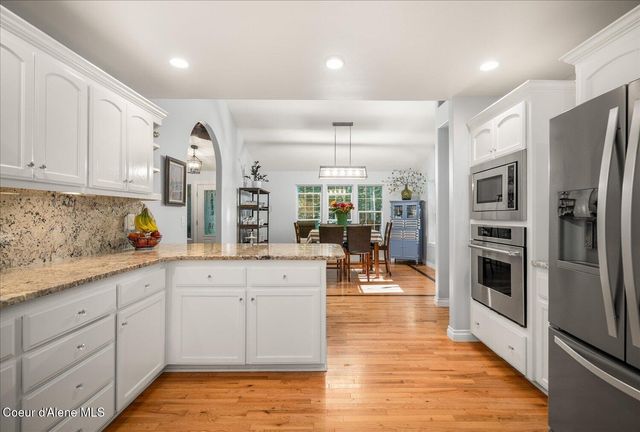 24136 N McKenzie DR, Rathdrum, ID 83858