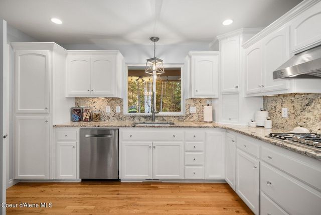 24136 N McKenzie DR, Rathdrum, ID 83858