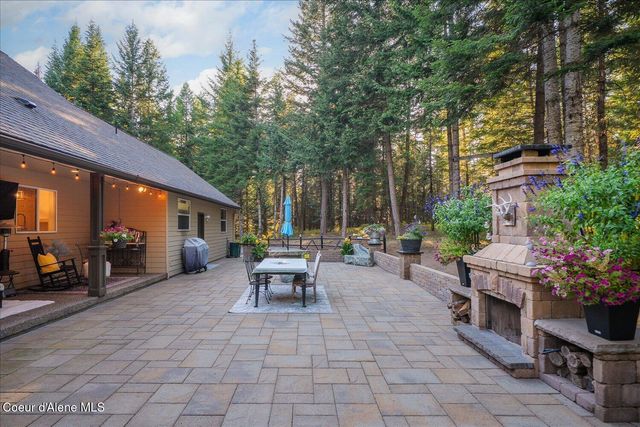 24136 N McKenzie DR, Rathdrum, ID 83858
