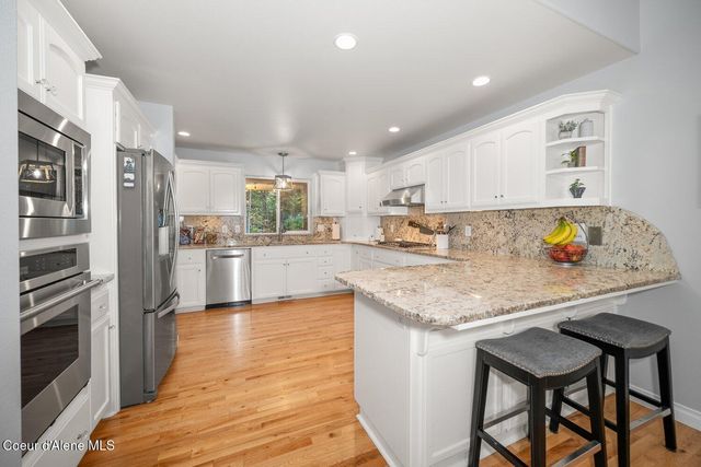 24136 N McKenzie DR, Rathdrum, ID 83858