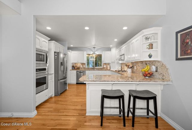 24136 N McKenzie DR, Rathdrum, ID 83858