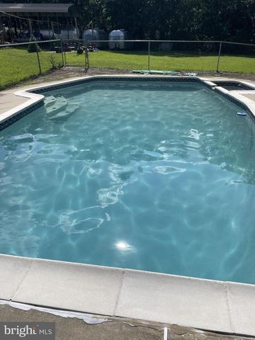96 OAKLAND DR, Pittsgrove, NJ 08318