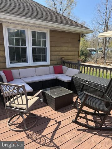 96 OAKLAND DR, Pittsgrove, NJ 08318