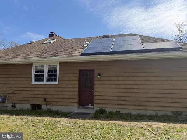 96 OAKLAND DR, Pittsgrove, NJ 08318