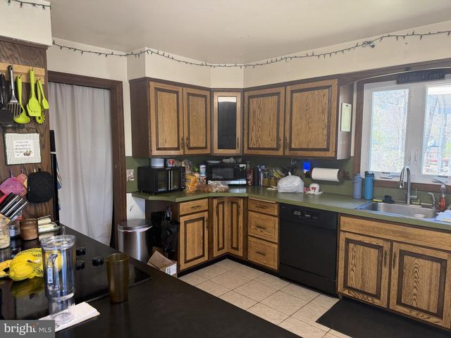 96 OAKLAND DR, Pittsgrove, NJ 08318