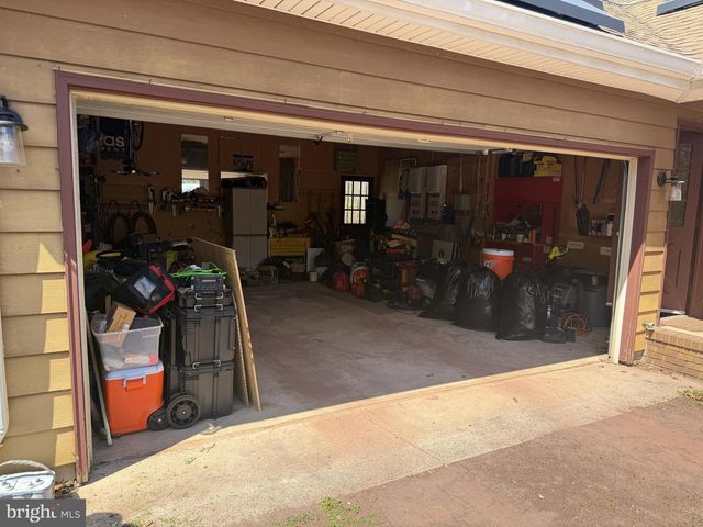 96 OAKLAND DR, Pittsgrove, NJ 08318