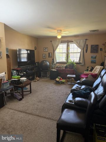 96 OAKLAND DR, Pittsgrove, NJ 08318