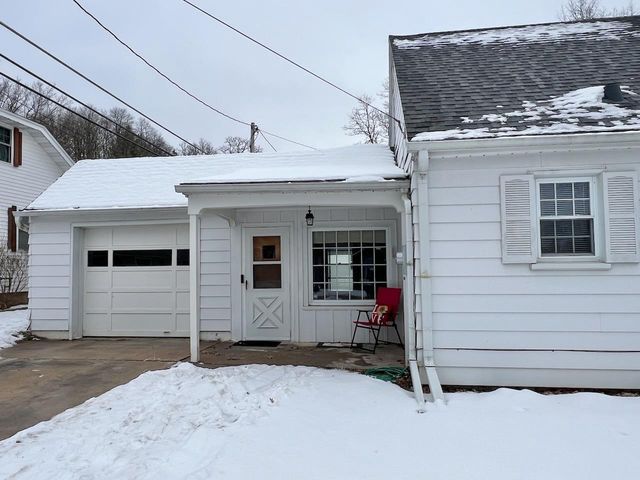 239 E 7th Street, Richland Center, WI 53581
