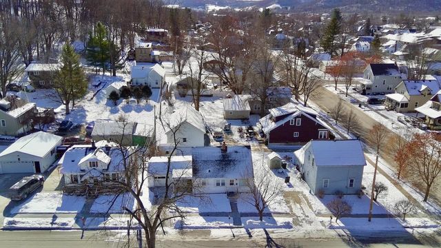 239 E 7th Street, Richland Center, WI 53581