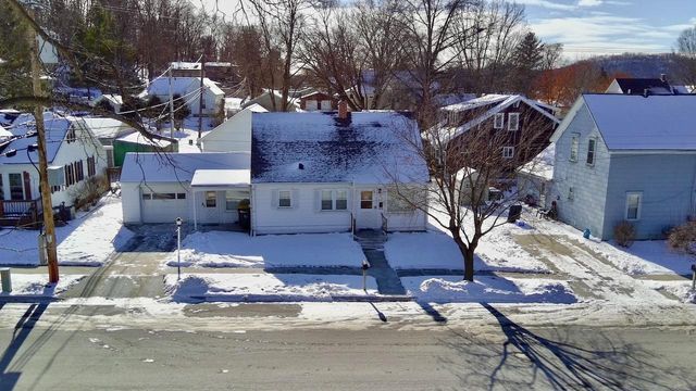 239 E 7th Street, Richland Center, WI 53581