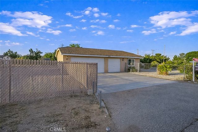 7914 Victor Avenue, Hesperia, CA 92345