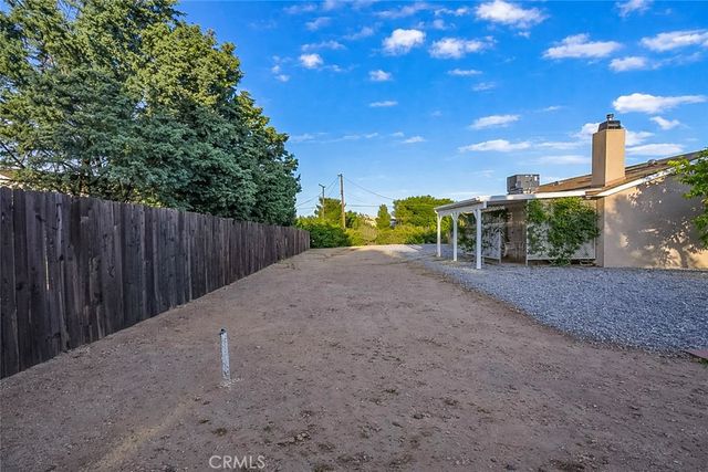 7914 Victor Avenue, Hesperia, CA 92345