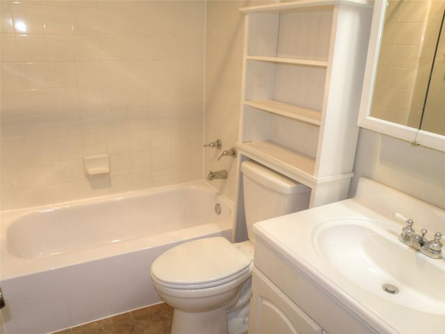 4046 Laura Leigh Drive, Friendswood, TX 77546