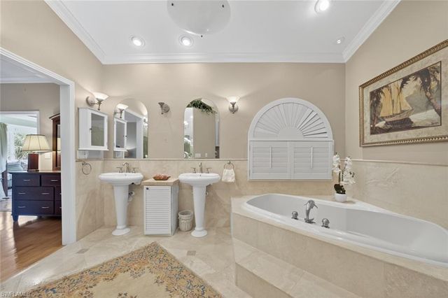 6120 Henderson RD, Sanibel, FL 33957
