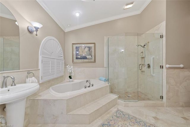 6120 Henderson RD, Sanibel, FL 33957