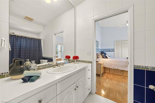 6120 Henderson RD, Sanibel, FL 33957