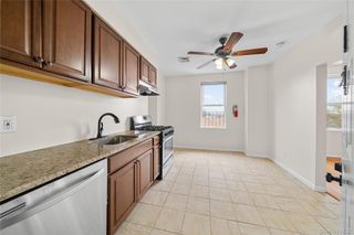 402 Jericho Turnpike 4, New Hyde Park, NY 11040