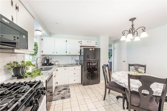931 Cork Drive, Bethel Park, PA 15102