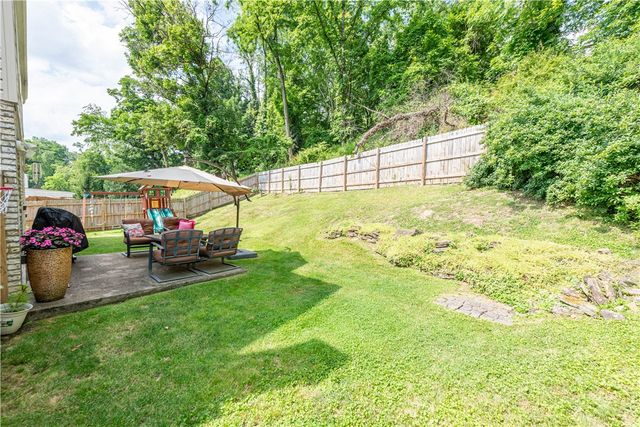 931 Cork Drive, Bethel Park, PA 15102