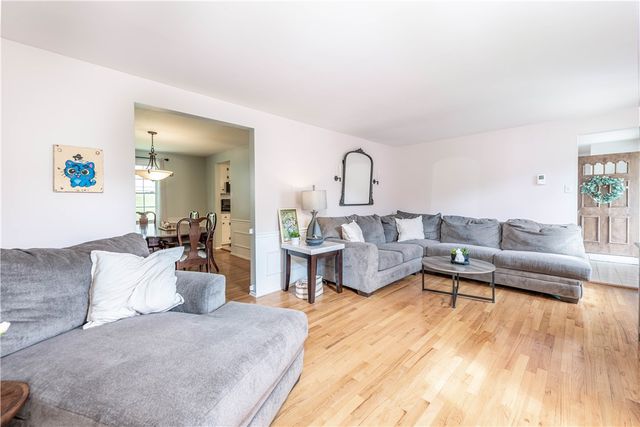 931 Cork Drive, Bethel Park, PA 15102