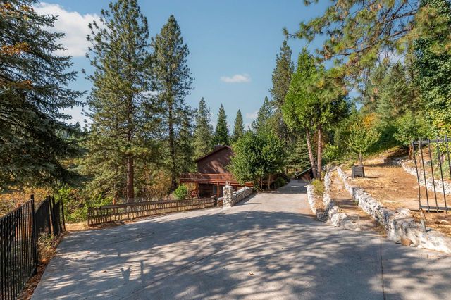 20309 Oak Dr, Pioneer, CA 95666