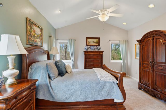 11818 Upper Circle Dr, Grass Valley, CA 95949